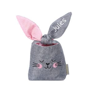 Osternest personalisiert – Hasenbeutel rosa mit Namen auf weissem Hintergrund