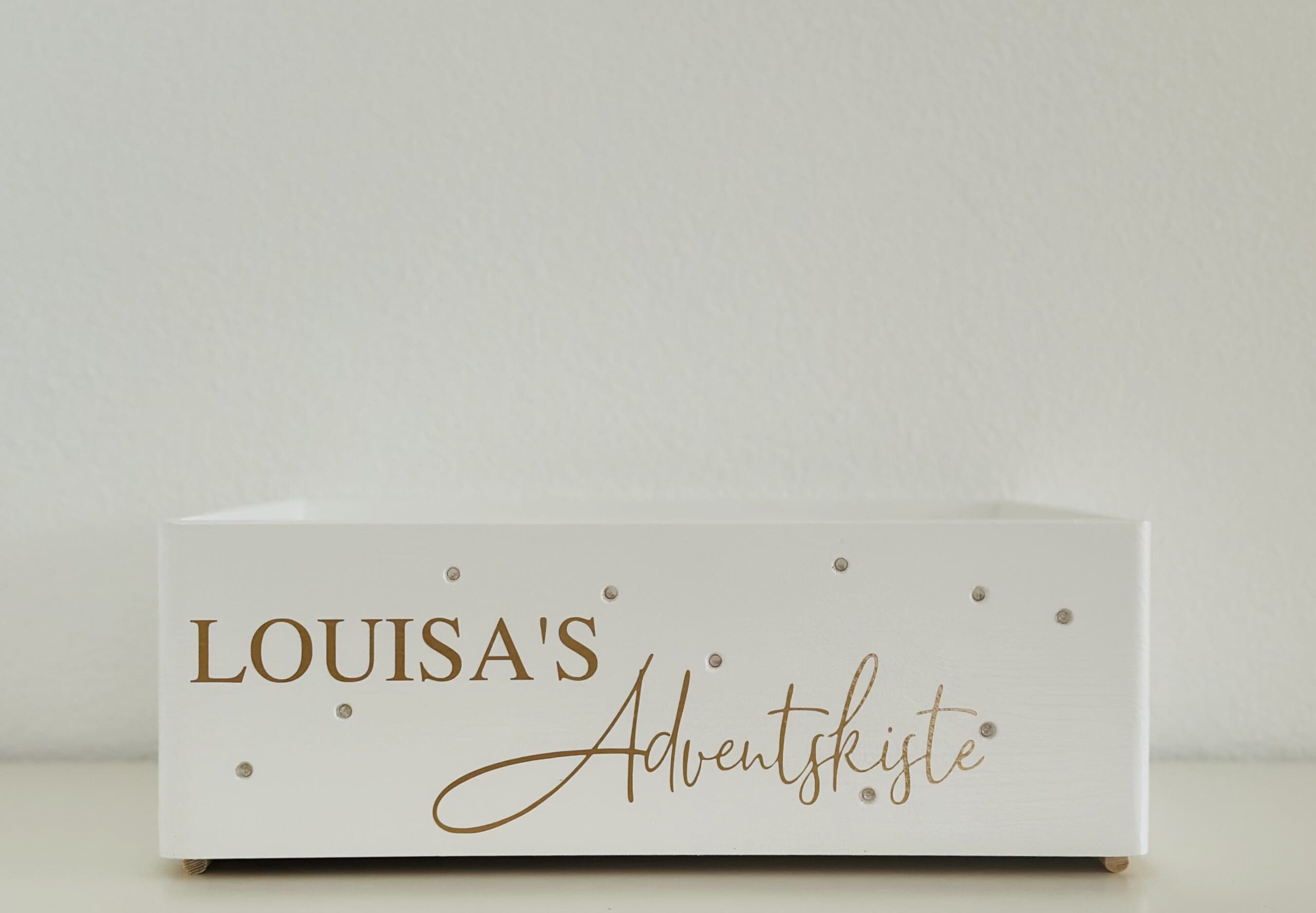 adventskiste-weiss-personalisiert-nilana.png adventskiste-weiss-personalisiert-nilana.png