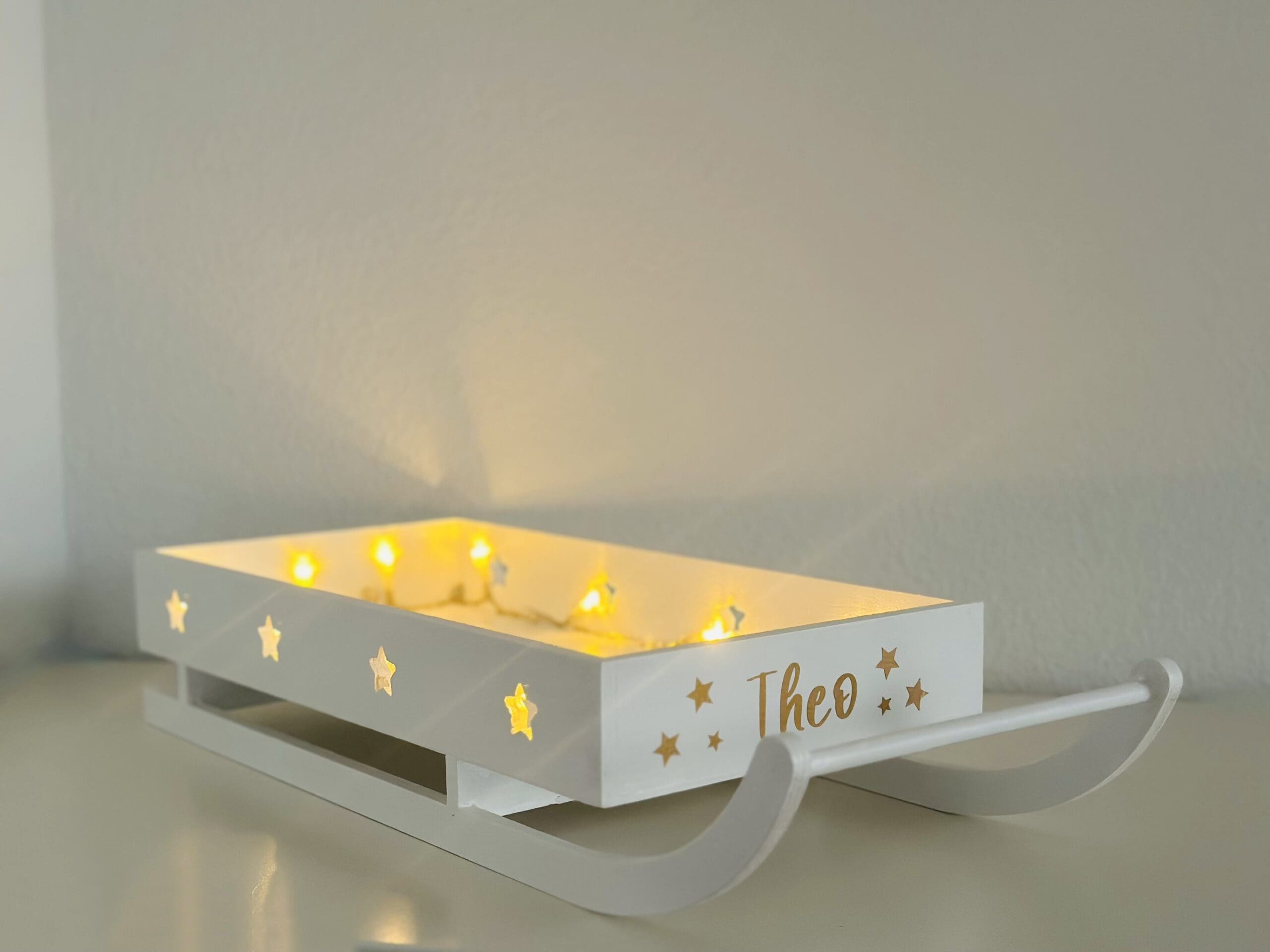 adventsschlitten-weiss-theo-lichterkette-nilana.png adventsschlitten-weiss-theo-lichterkette-nilana.png