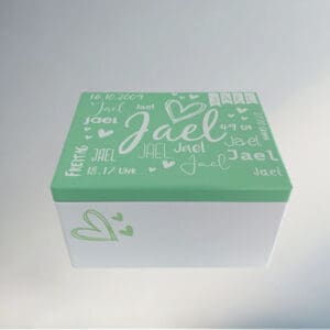 Erinnerungskiste personalisiert- Weisse Erinnerungsbox mit Mint Deckel und mit dem Namen Jael