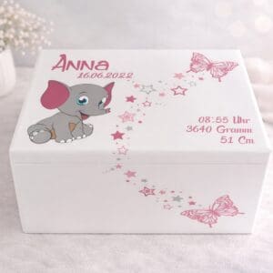 Erinnerungskiste personalisiert Elefant mit Namen Anna – weisse Holzkiste zur Geburt mit Elefantenmotiv und Sternen
