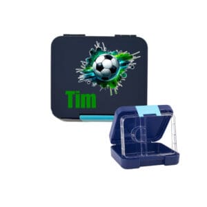 Znünibox dunkelblau mit Fussball-Motiv und Name Tim – personalisierte Lunchbox mit Inlay zur Trennung von Früchten und Gemüse
