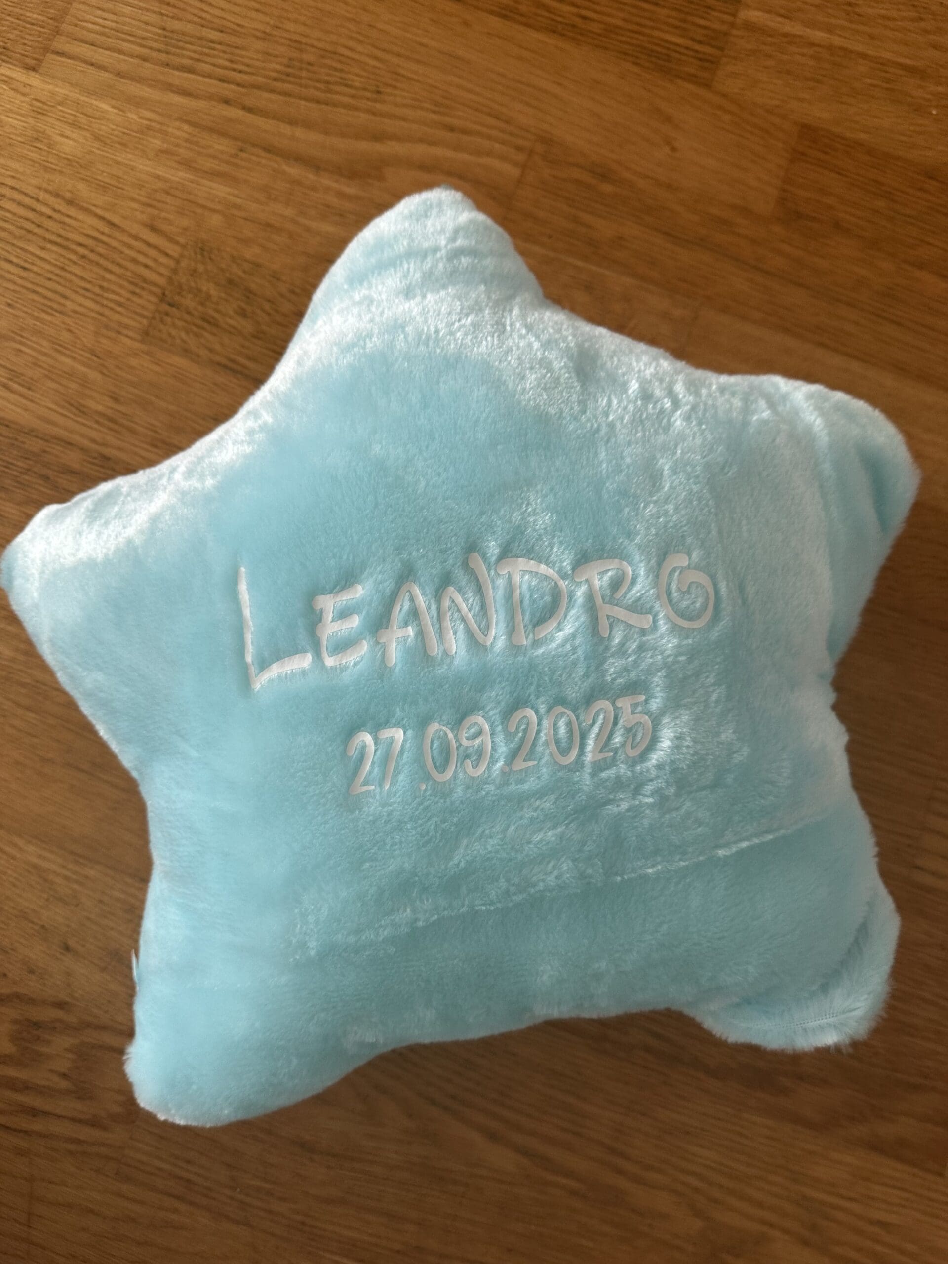 sternenkissen-blau-personalisiert-mit-name-datum.png sternenkissen-blau-personalisiert-mit-name-datum.png