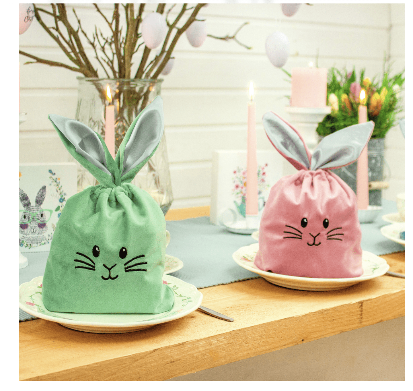 osternest-hasensack-aus-samt-mint-personalisiert-mit-name-tisch.png osternest-hasensack-aus-samt-mint-personalisiert-mit-name-tisch.png