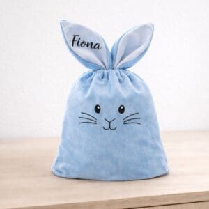 Blauer personalisierter Osterkorb aus Samt mit Hasenohren und Name Fiona